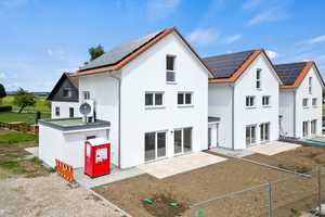 KfW-QNG Neubau! Kurzfristig bezugsfertiges Einfamilienhaus inkl. Carport und Stellplatz – Biberach (Kreis) – Vorschaubild 1