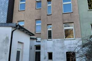 ORTS***4-Fam.-Haus - Sanierung erforderlich – Die vollständige Adresse der Immobilie erhältst du vom Anbieter., 47137 Mittelmeiderich, Duisburg – Vorschaubild 2