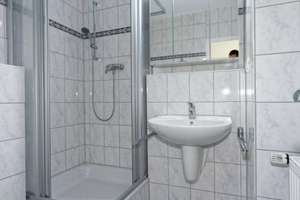 Teilmöblierte 2-Zimmer-Wohnung mit Balkon in Hamburg-Hummelsbüttel – Lentersweg 1, 22339 Hummelsbüttel, Hamburg – Vorschaubild 12
