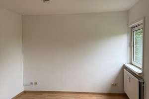 Charmante 2-Zimmer Wohnung im Dachgeschoss mit geräumigem Badezimmer – Finkenherd 15, 38229 Hallendorf, Salzgitter – Vorschaubild 2