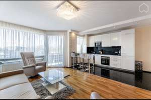 LUXUS möblierte 3-Zimmer-WG mit 2 Terrassen u. Garage Nähe Sana Klinik