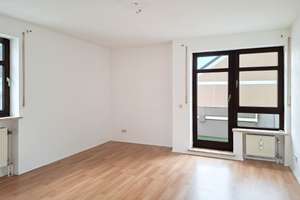 Urbanes Wohnen mit Wohlfühlfaktor – Helle 2-Zimmer-Wohnung mit Balkon und Außenstellplatz – Die vollständige Adresse der Immobilie erhältst du vom Anbieter., 86165 Lechhausen-Süd, Augsburg – Vorschaubild 3