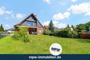 Großes Familiendomizil in Rudow: Potenzial für zwei Parteien, Keller & Garten – Die vollständige Adresse der Immobilie erhältst du vom Anbieter., 12355 Rudow, Berlin – Vorschaubild 1