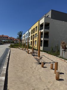 ERSTBEZUG Helle, neuwertige 2-Zimmer-Wohnung mit Loggia in der nähe von Berlin