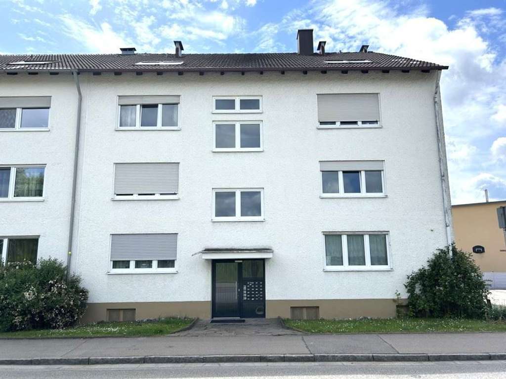 ***KAPITALANLEGER*** aufgepasst!!
bezugsfreie 1-ZIMMER-ETAGENWOHNUNG zu verkaufen