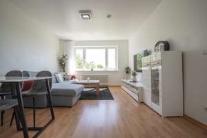 Über den Baumkronen der Havel – lichtdurchflutete 2-Zimmer-Wohnung mit Balkon und Aufzug – Die vollständige Adresse der Immobilie erhältst du vom Anbieter., 13585 Spandau (Ortsteil), Berlin – Vorschaubild 3