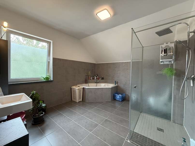 Immobilie in Siershahn - Ihr Familienidyll: Neuwertiges Haus auf über 1080 m² Grundstück!!! - Bild 3