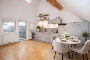 Stilvolle 4-Zimmer-Wohnung mit Dachterrasse im Herzen von Zürch – Die vollständige Adresse der Immobilie erhältst du vom Anbieter., 97421 Innenstadt, Schweinfurt – Vorschaubild 3