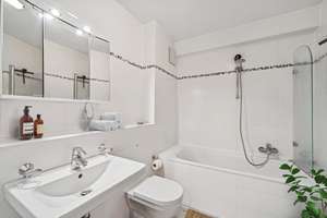 Urban. Modern. Stilvoll. City-Apartment mit Südbalkon in Premium-Lage Schwabing-West – Die vollständige Adresse der Immobilie erhältst du vom Anbieter., 80796 Am Luitpoldpark, München – Vorschaubild 6