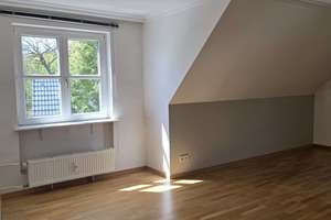Moderne interessante 2-Zimmer Dachgeschosswohnung mit Dachterrasse u. PKW-SP in Berlin-Frohnau – Die vollständige Adresse der Immobilie erhältst du vom Anbieter., 13465 Frohnau, Berlin – Vorschaubild 3