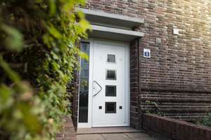 Modernisierte 4-Zimmer-Wohnung mit Balkon in Bremerhaven-Geestemünde!