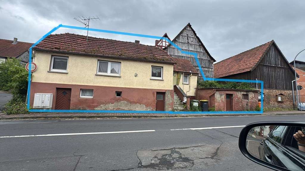 Kleines freistehendes Haus zu verkaufen in sehr guter Lage