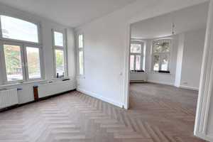 Exklusive 5-Zimmer-Wohnung mit Balkon – frisch renoviert am Marktplatz in Hörde – Hörder Brückenstraße 4, 44263 Dortmund – Vorschaubild 1