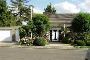 Idyllisches freistehendes Einfamilienhaus mit großem, sonnigen und Grundstück – Wilhelm-von-Jülich-Straße 28, 41179 Mönchengladbach – Vorschaubild 1