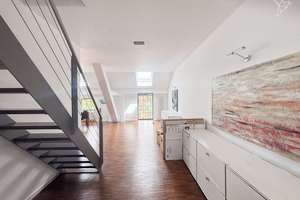 HISTORISCHER CHARME 💎 Exklusive Maisonettewohnung mit Kamin und zwei Balkonen in Darmstadt! – Die vollständige Adresse der Immobilie erhältst du vom Anbieter., 64297 Eberstadt, Darmstadt – Vorschaubild 2