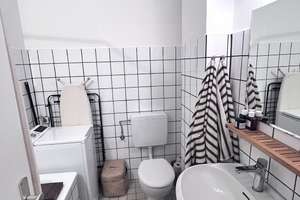 **STYLISCHE 2 ZIMMER ALTBAUWOHNUNG NÄHE FÜRSTENPLATZ**HOHE DECKEN, WOHNKÜCHE & BALKON** – Remscheider Straße xx, 40215 Friedrichstadt, Düsseldorf – Vorschaubild 5