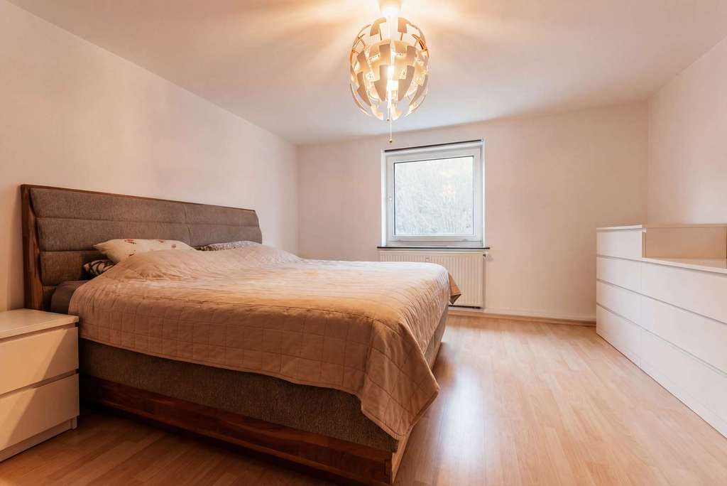 Immobilie in Miesbach - Solide Kapitalanlage oder gemütliches Eigenheim – Gepflegte Etagenwohnung direkt am Bach in Miesbach - Bild 4