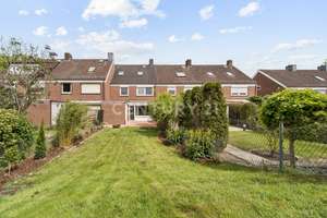 C21: Industrial Chic trifft Familienglück – modernes Reihenhaus mit Gartenidylle – Die vollständige Adresse der Immobilie erhältst du vom Anbieter., 28355 Oberneuland, Bremen – Vorschaubild 2