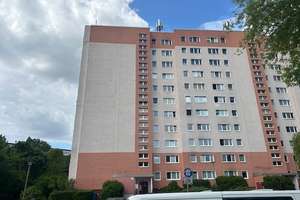 Großzügige Familienwohnung in Berlin-Marzahn! – Die vollständige Adresse der Immobilie erhältst du vom Anbieter., 12681 Charlottenburg, Berlin – Vorschaubild 2