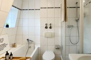 Altbau: großzügige 4-5 Zimmer Wohnung mit Balkon und viel Platz auf 115m², Provisionsfrei f. Käufer – 65929 Unterliederbach, Frankfurt am Main – Vorschaubild 9