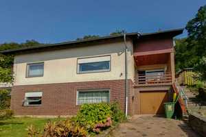 Schönes Einfamilienhaus mit großem Garten und Gestaltungsmöglichkeiten in Windeck-Schladern – Rhein-Sieg-Kreis – Vorschaubild 1