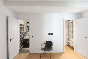 Urban Living Stuttgart-Mitte – möblierte 2,5-Zimmer-Altbauwohnung mit Balkon & Designausstattung – Paulinenstraße 14-16, 70178 Karlshöhe, Stuttgart – Vorschaubild 8