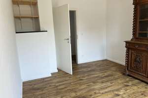Wunderschöne und gemütliche 3,5 Zi.-Wohnung mit Stellplatz und Gartenanteil in Stuttgart-Vaihingen – Die vollständige Adresse der Immobilie erhältst du vom Anbieter., 70563 Heerstraße, Stuttgart – Vorschaubild 3