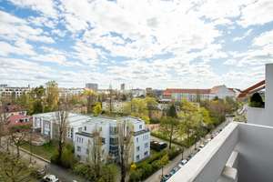 Morgensonne mit Ausblick: 2-Zimmer-Wohnung mit Balkon, Badewanne und Parkett nahe Ku'damm – Eisenzahnstraße 12, 10709 Wilmersdorf, Berlin – Vorschaubild 10