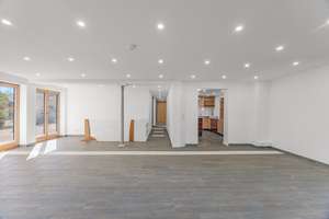 Großes Mehrfamilienhaus, Pool u. Doppelgarage, gepflegt, teilrenoviert – Hochlandstraße 27, 80995 Feldmoching, München – Vorschaubild 5