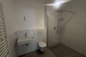 Exklusive 5-Zimmer-Wohnung mit Süd-Balkon, Loggia und Mieterstrom PV – Akazienweg 1a, 51381 Bergisch Neukirchen, Leverkusen – Vorschaubild 9