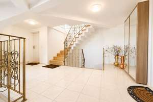 Moderne 4-Zimmer-Dachgeschosswohnung unter Denkmalschutz in Top-Lage der Fürther Innenstadt – 90762 Stadtpark, Stadtgrenze, Fürth – Vorschaubild 2