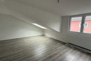 Helle neuwertige 3-Zimmer-Dachgeschosswohnung mit neuer Küche – Hohenstaufenstraße 56, 75177 Pforzheim – Vorschaubild 6
