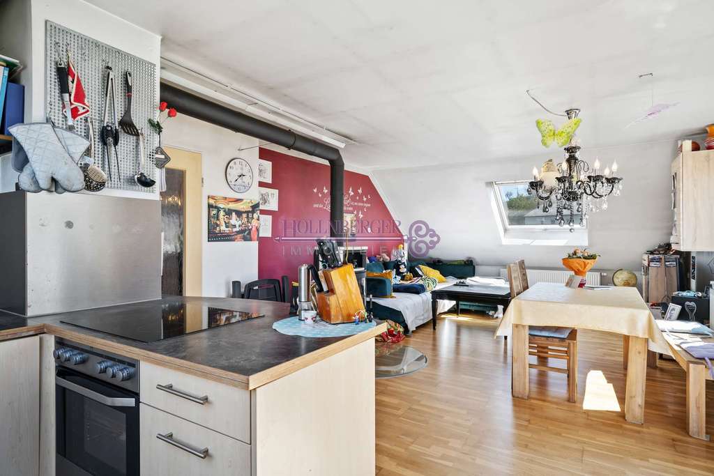 Immobilie in Wenzenbach - Helle 3-Zimmer-Dachgeschosswohnung mit Balkon, Gartenanteil und Außenstellplatz! - Bild 4