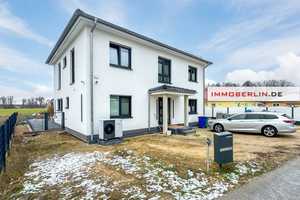 IMMOBERLIN.DE - Toplage für den Weitblick! Exquisites Energieeffizienzhaus in neuwertigem Zustand – Teltow-Fläming (Kreis) – Vorschaubild 1