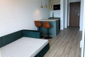 Stilvolles City-Apartment im Westend | oberstes Geschoss | Balkon | Lift | TG-Stellplatz