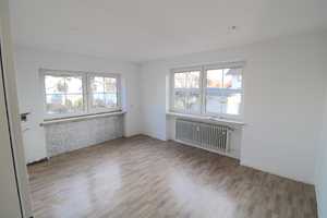 Zweifamilienhaus mit 3 Garagen in Essenbach/Landshut - Zum selbst darin Wohnen oder als Investment! – Landshut (Kreis) – Vorschaubild 4
