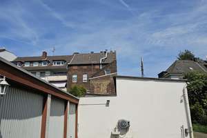 Renovierungsbedürftiges Mehrfamilienhaus mit 18 Zimmern in Leverkusen-Quettingen-Biesenbach – Lützenkirchener Straße 16, 51379 Opladen, Leverkusen – Vorschaubild 11