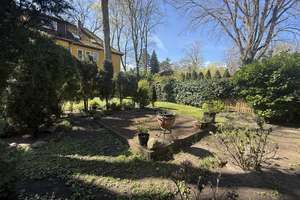 250 qm eigener Garten vor dem Haus. 140 qm Dachgeschosstraum in Gatow. – Die vollständige Adresse der Immobilie erhältst du vom Anbieter., 14089 Gatow, Berlin – Vorschaubild 27
