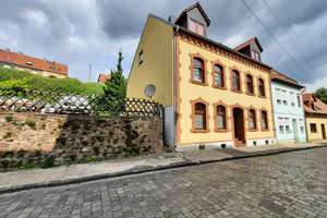 Schöne 2-Zimmer-Wohnung mit Balkon zu vermieten