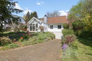 Bezugsfrei! Ruhiges Einfamilienhaus mit großem Garten! Provisionsfrei! – Rudhartstr. 52, 80999 Untermenzing, München – Vorschaubild 2