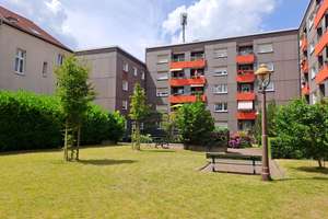 Seniorenwohnung (ab 60 Jahre) mit Einbauküche, Magdeburger Str. 44, Gelsenkirchen, 2. OG rechts – Magdeburger Str. 44, 45881 Schalke, Gelsenkirchen – Vorschaubild 1