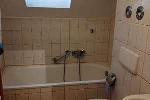 Provisionsfreie  und bezugsfreie helle 2 Zi.Wohnung im DG mit Balkon – Knoglerstr. 50, 84547 Emmerting – Vorschaubild 5
