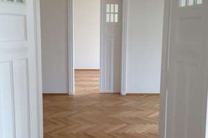 schicke Wohnung im Süden  4 Zimmer, Bad, Gäste WC, Balkon