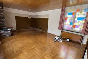Geräumiges Mehrfamilienhaus mit Anbau und Gewerbehalle – ideal für vielfältige Nutzungsmöglichkeiten – Die vollständige Adresse der Immobilie erhältst du vom Anbieter., 8236 Ellefeld – Vorschaubild 8