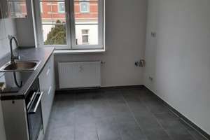 helle 2 Raum Wohnung mit Balkon