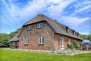 SYLT vor der Tür | Exkl. Reetdachtraum | 275qm2 – 7 Zimmer - 4.465qm2 Grunsdtück | Sauna, EBK. uvm. – Die vollständige Adresse der Immobilie erhältst du vom Anbieter., 25924 Emmelsbüll-Horsbüll – Vorschaubild 3