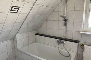 Schöne, helle und renovierte Dachgeschosswohnung mit drei Zimmern in Bingen - Gaulsheim – Die vollständige Adresse der Immobilie erhältst du vom Anbieter., 55411 Bingen am Rhein – Vorschaubild 8