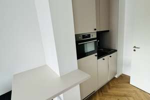 Zum Innenhof mit Süd-Balkon - 2-Zimmer direkt in Adlershof! – Otto-Franke-Straße 45, 12489 Adlershof, Berlin – Vorschaubild 3