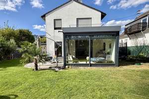 Familienparadies im Kölner Süden – freistehendes Haus mit großem Garten, Wintergarten & Doppelgarage