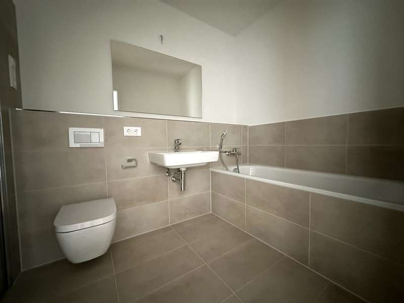 **Erstbezug** 3-Raum-Wohnung mit Balkon in Dresden-Friedrichstadt - Foto 2